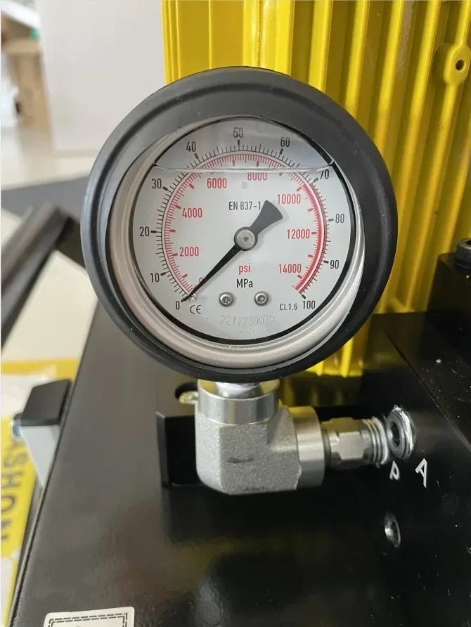 مضخة كهربائية هيدروليكية محمولة مزدوجة التمثيل 70 ميجا باسكال #3