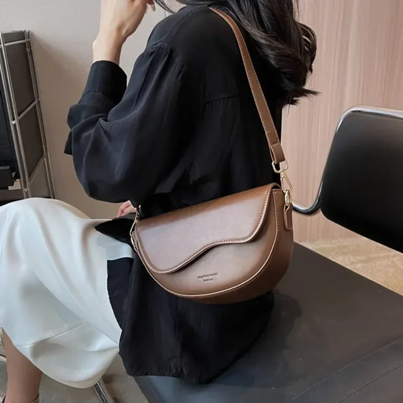 Small Leather Saddle Armpit Bags for Women Summer Chain Shoulder Crossbody Bag Ladies Vintage Underarm Handbags bolsa