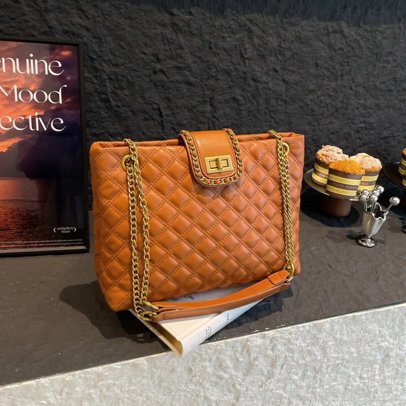 

Women's Underarm Shoulder Bag, Versatile Commuter Crossbody, Minimalist Day to Night Tote, Chic Sling Bag, Textured Top Handle