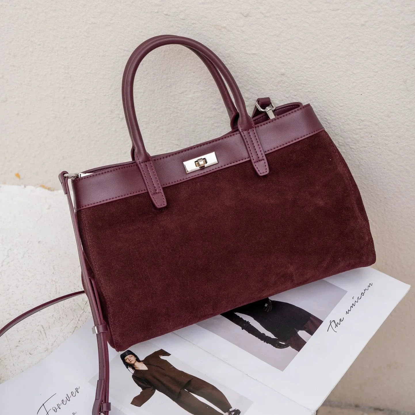 

Belt Decorated Woman Genuine Leather Handbag 2025 New Winter Cow Leather Tote Bag Fashion Ladies Shoulder or Crossbody Bag