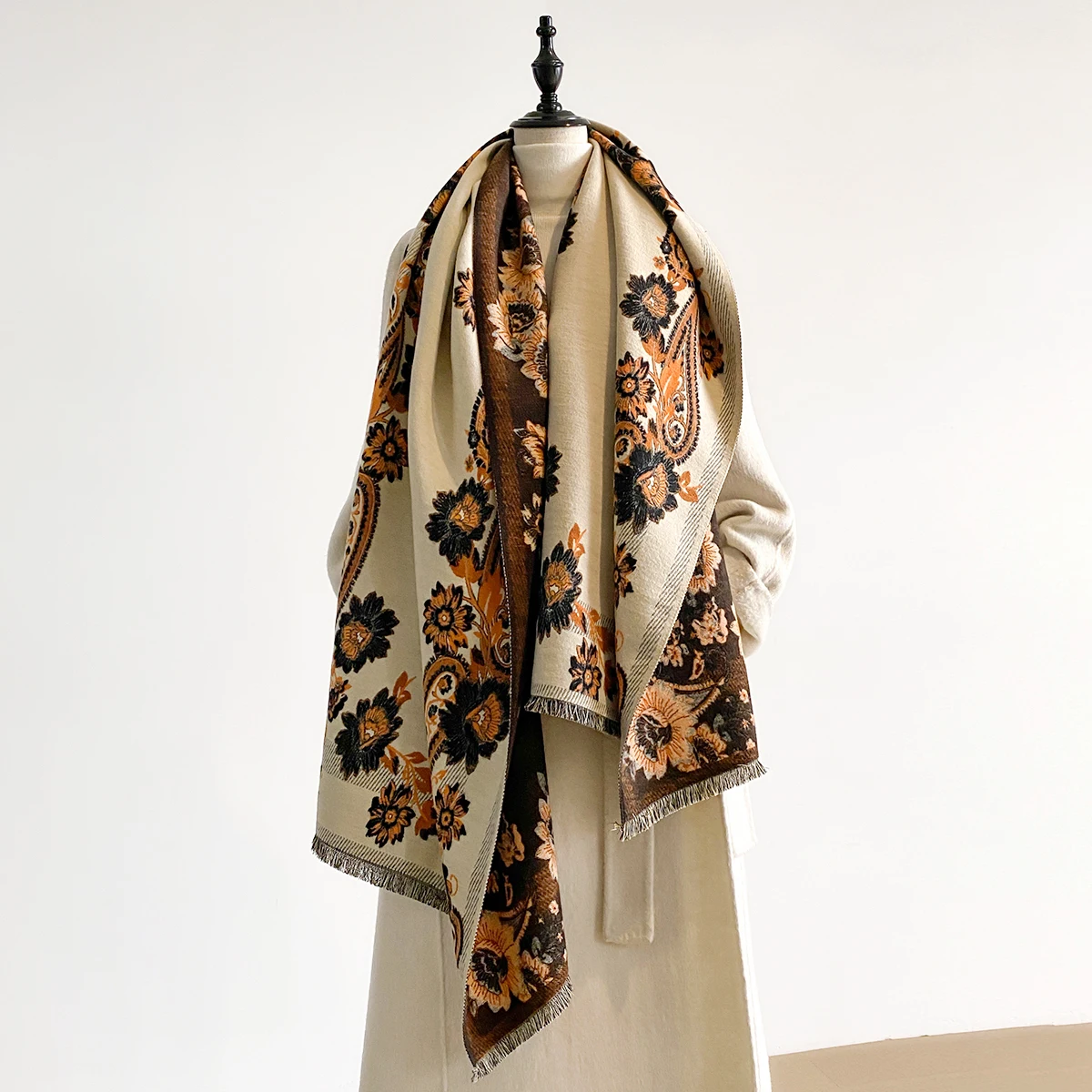 

2025 New Fashion Cashmere Women Paisley Print Double-sided Scarf 2025 Winter Warm Elegance Shawl Pashmina Female Outdoor Scarves