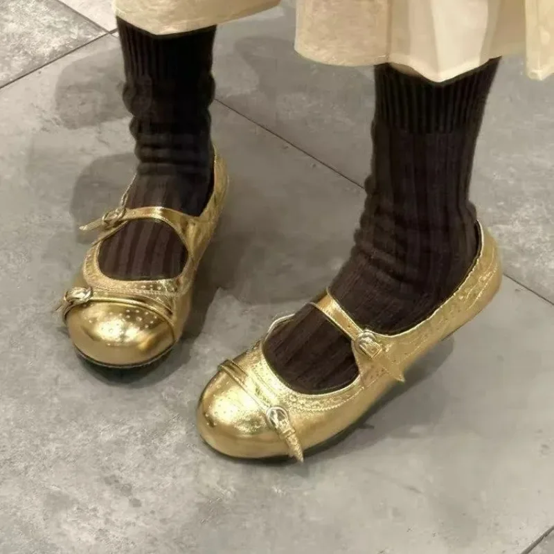 Vintage Metallschnallen-Leder-Mary-Jane-Schuhe Modische Runde Zehenpartie Flacher Einstieg Rutschfester Riemen Niedrige Schuhe