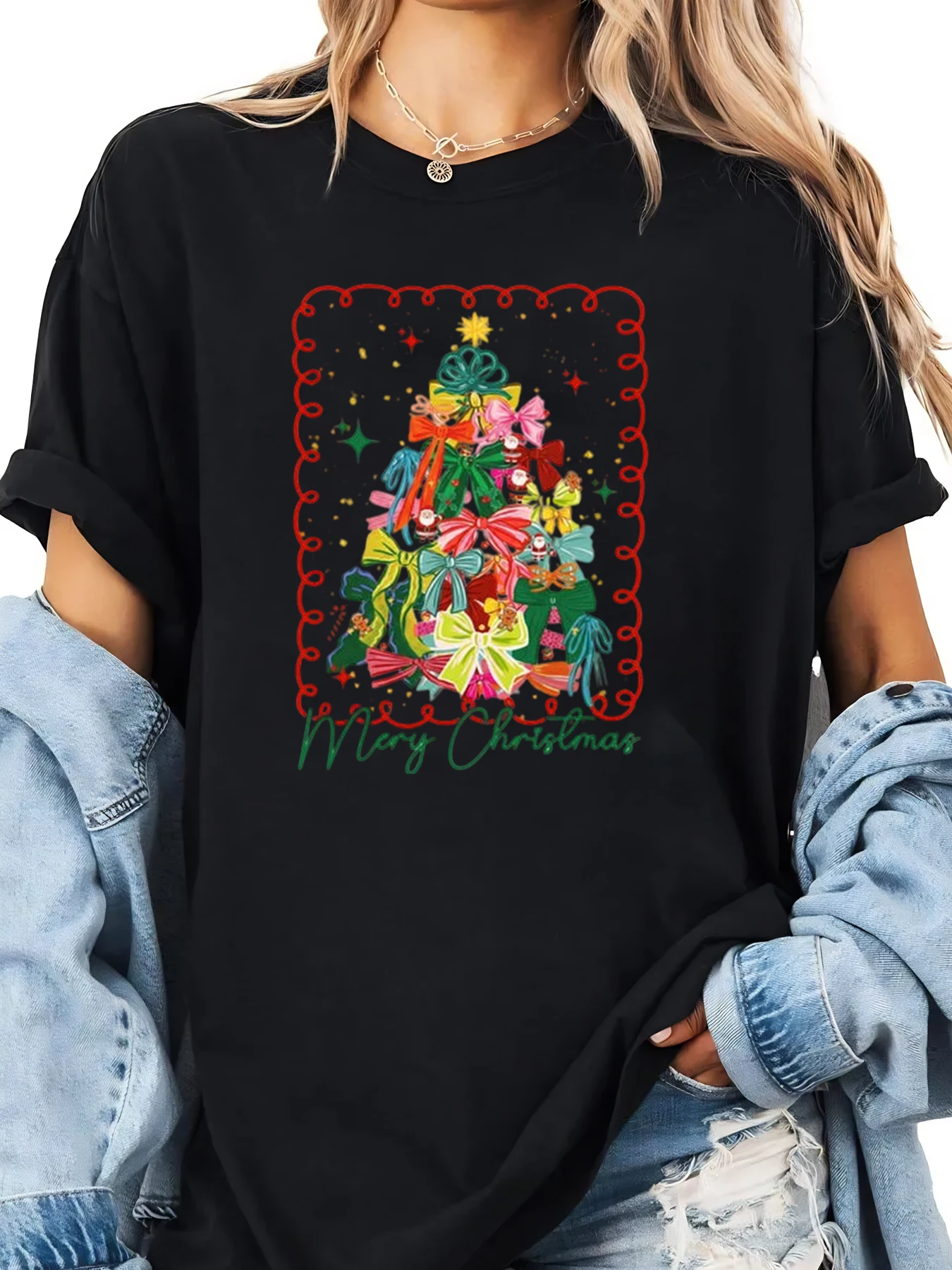 Kerstboom met strikken en sterrenprint Vrolijk kerstfeest T-shirt Dames Vakantiefeest Vrijetijdskleding Zwart Grote maten