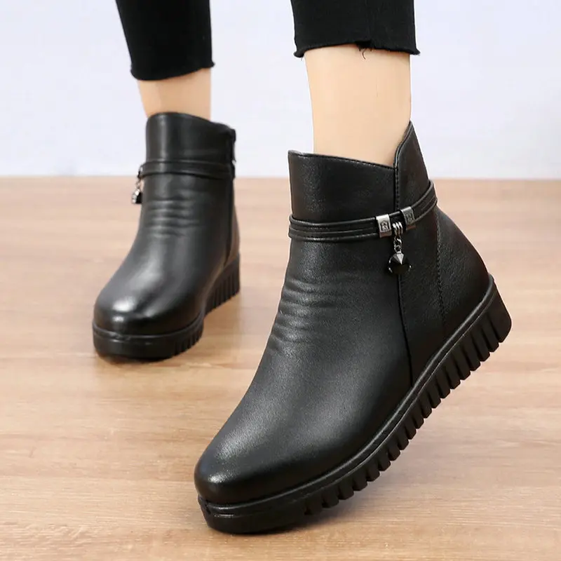 Autumn Winter Fashion Boots Women Leather Ankle Warm Boots women\'s casual ankle boots mother flat warm non-slip cotton shoes