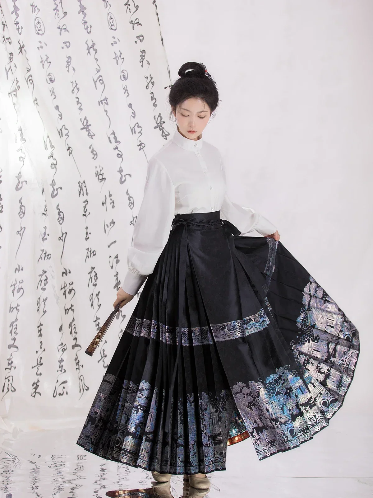 

Yanbin Original Ming Imitation New Chinese Style Woven Gold Color Silver Black Horse-face Skirt 6 Meters Modern Hanfu Women