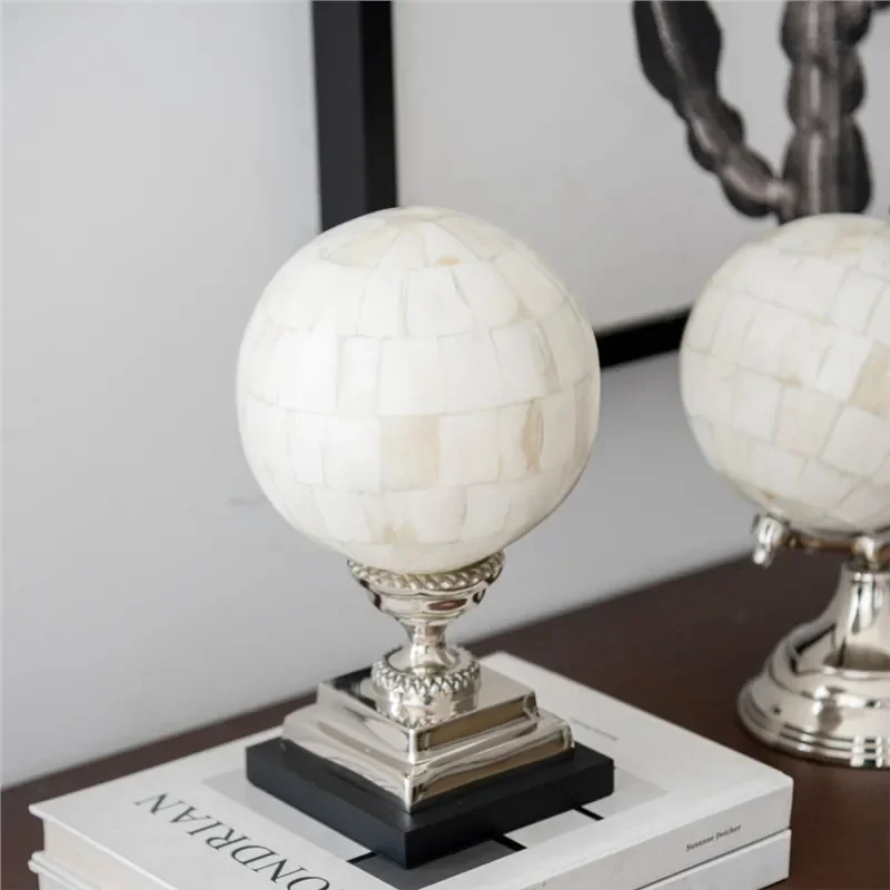 Modern White Beef Bone Mosaic Ball Art Ornament Indian Craft Splicing Sphere Desktop Home Decoration Elegant Geometric Accent
