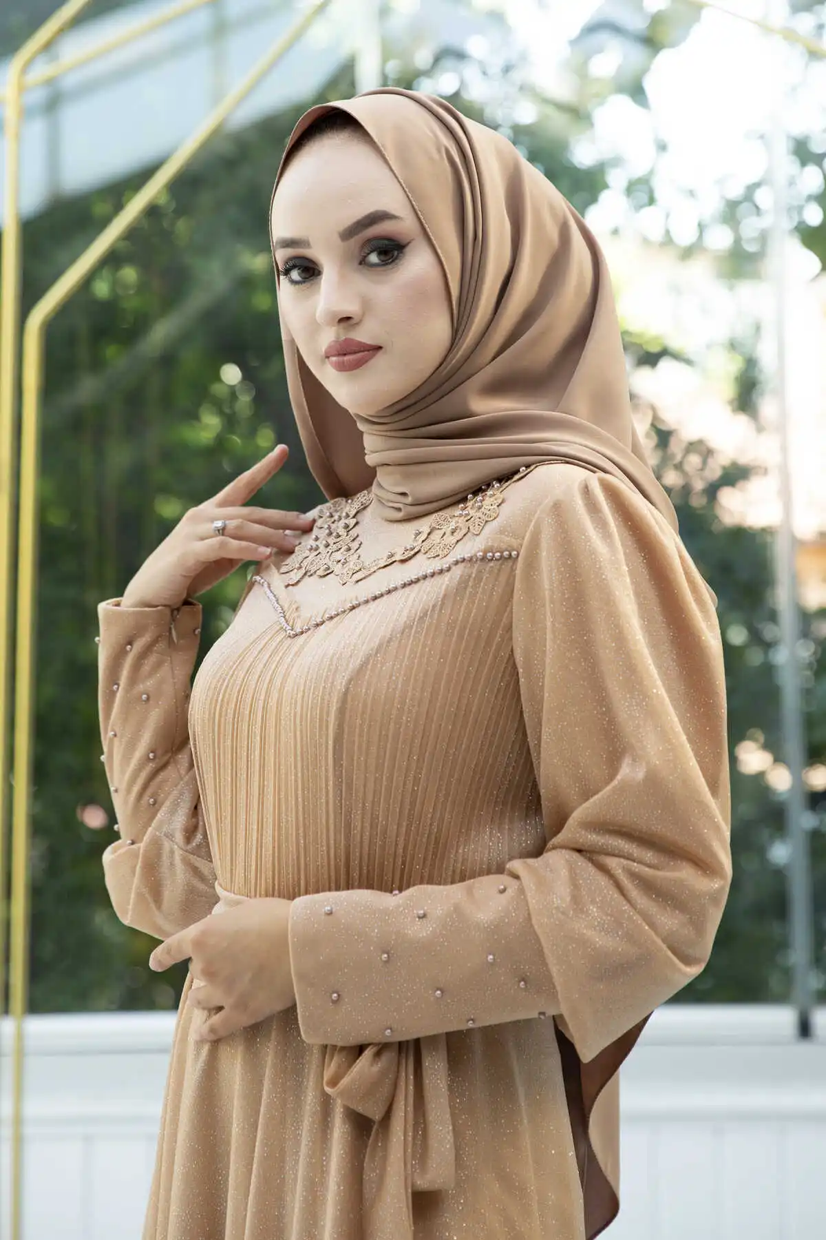 Filet lace Detaylı Silvery Chiffon Hijab Evening Dress Beige