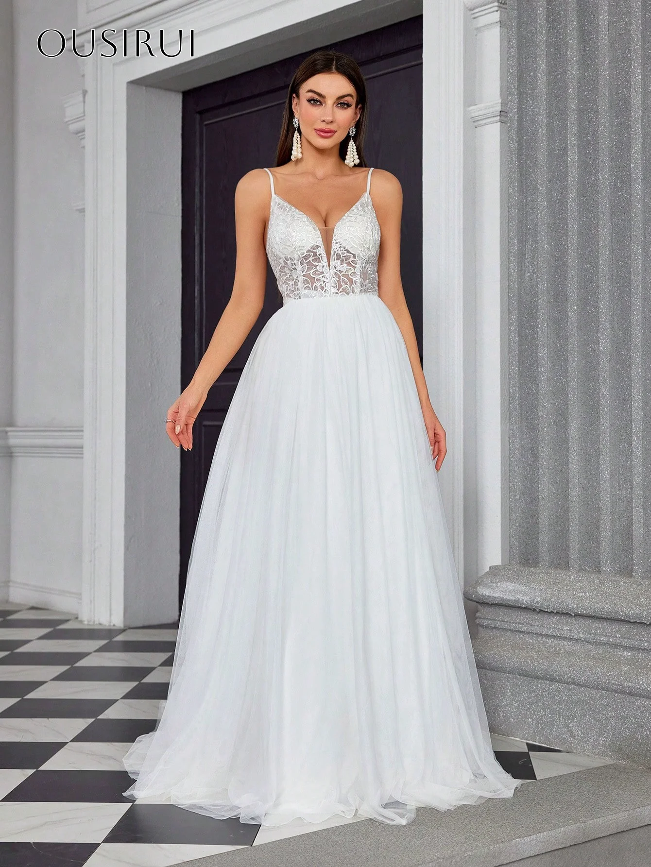 Lace A-line Spaghetti Straps Wedding Party Gown Sleeveless Tulle Sweep Train Customzied vestidos de novia