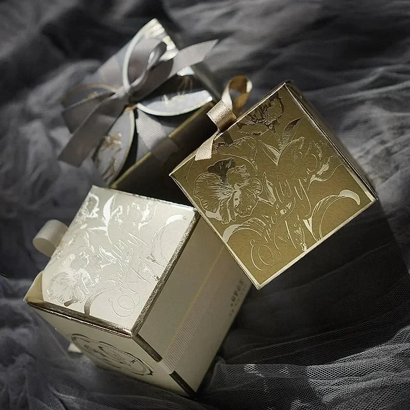 50pcs/Lot Light Luxury Exquisite Tulip Hot Gold Ribbon Carton Wedding Candy Chocolate Creative Square Companion New Gift Box