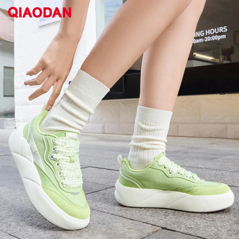 QIAODAN أحذية التزلج النسائية 2025 أحذية قماشية غير رسمية لزيادة الارتفاع خفيفة الوزن للمشي أحذية رياضية مريحة QXL052252504 #6