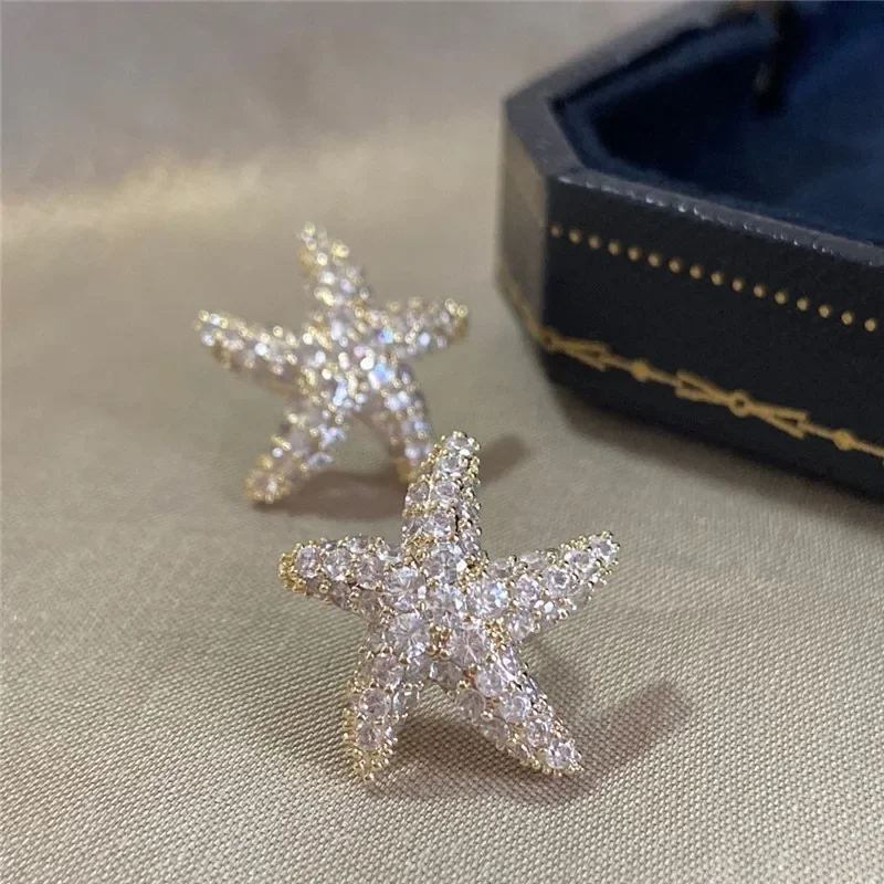 Gold starfish style diamond super sparkling earrings, exquisite, unique, lightweight, new style, hot selling