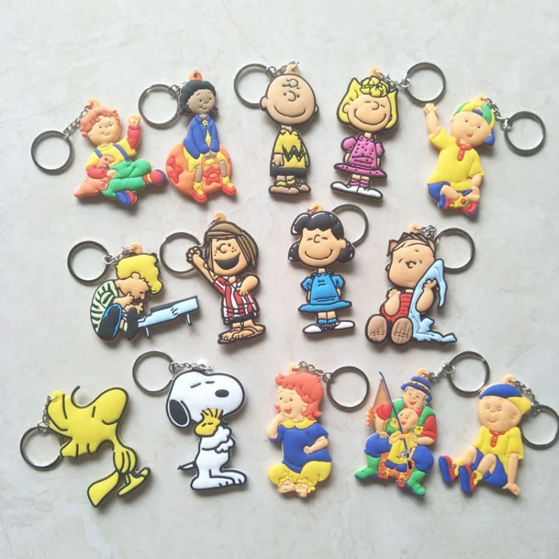 Snoopy Anime Keychains Cartoon Cute PVC Figures Keyrings Fashion Kawaii Dogs Bags Car Pendant Key Holders Accessories Kids Gift