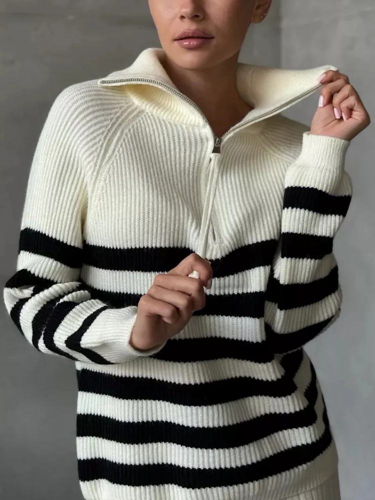 

Зимний полосатый свитер, женский модный теплый вязаный пуловер с лацканами на молнии, свободный удобный черный, белый цвет, женский свитер