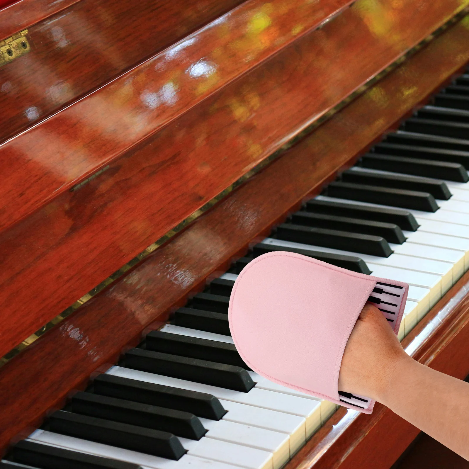 

Polishing Cleaning Glove for Piano Violin Guitar Soft Cloth for Musical Instruments Saxophone Trumpet Flute Maintenance