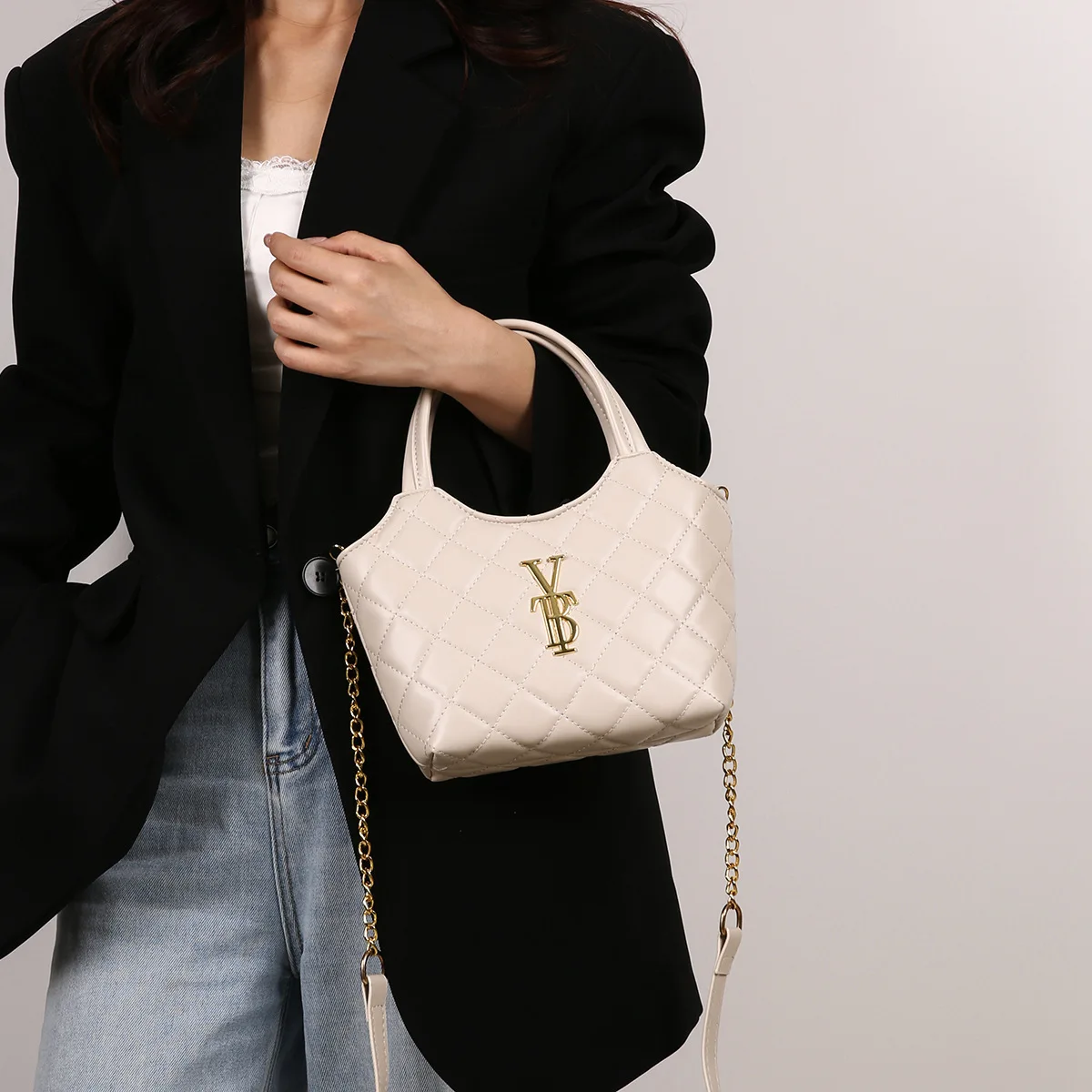 حقيبة كروس مبطنة فاخرة للنساء 2025 حقيبة كتف جديدة متعددة الاستخدامات، حقيبة يد جلدية عالية الجودة لجميع المناسبات