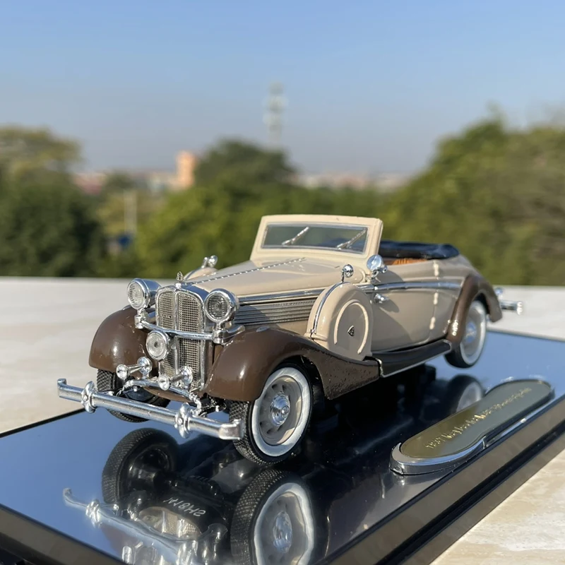 1/43 Classical Old Car Alloy Car Model Diecasts Metal Retro Vintage Car Vehicles Model High Simulation Collection Childrens Gift