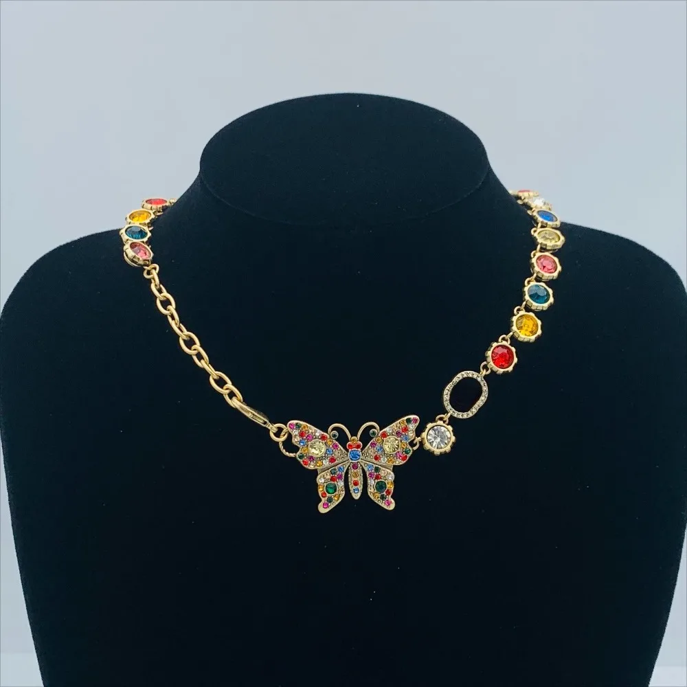 

New G Necklace Is Suitable for Daily Wear and Gift Giving Girl
