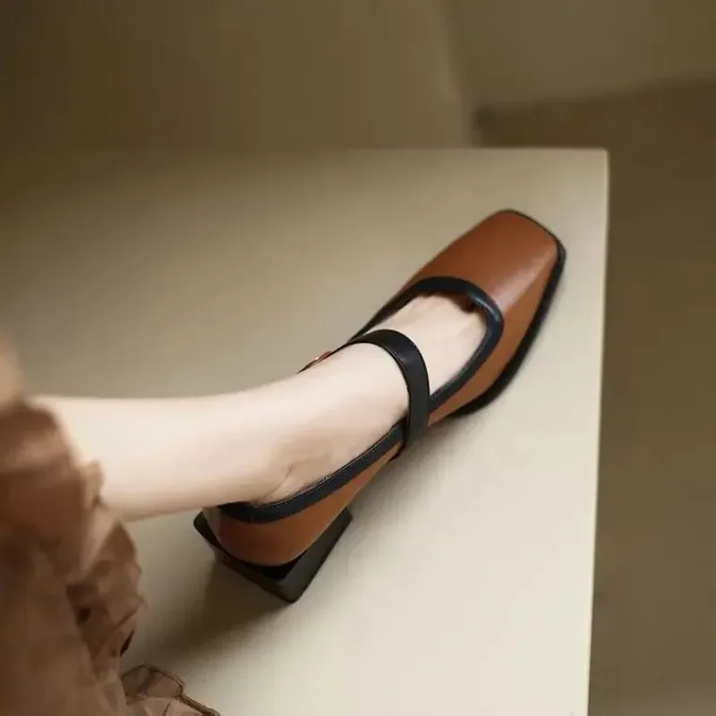 レトロなローカットのファッショナブルな女性の靴カラーブロックメリージェーンチャンキーヒールフレンチスタイルシングルシューズ小さな革靴