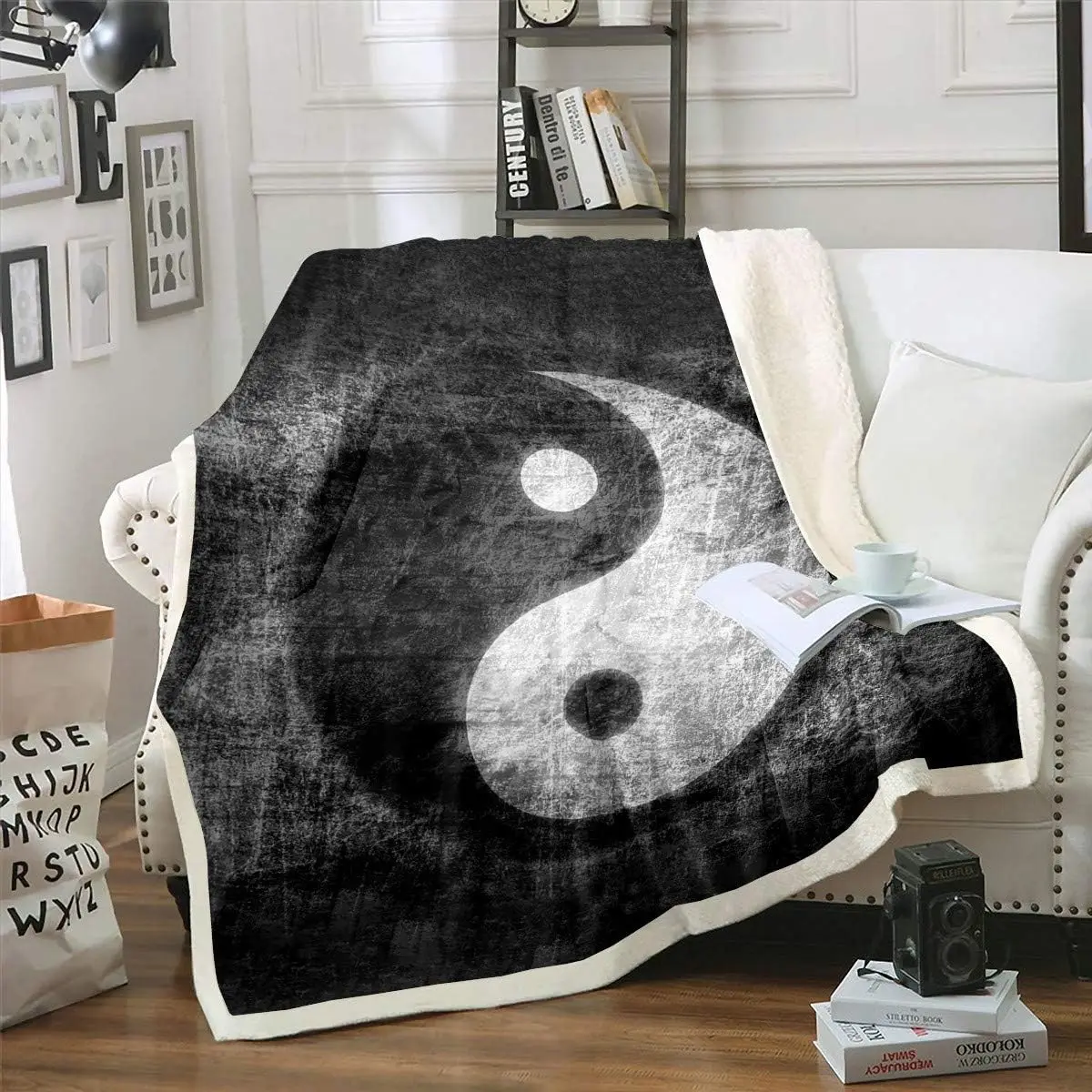 

Yin Yang Fleece Throw Blanket For Sofa Couch Bed - Boho Trippy Psychedelic Art Plush Sherpa Blanket - Decorative Gossip Pattern