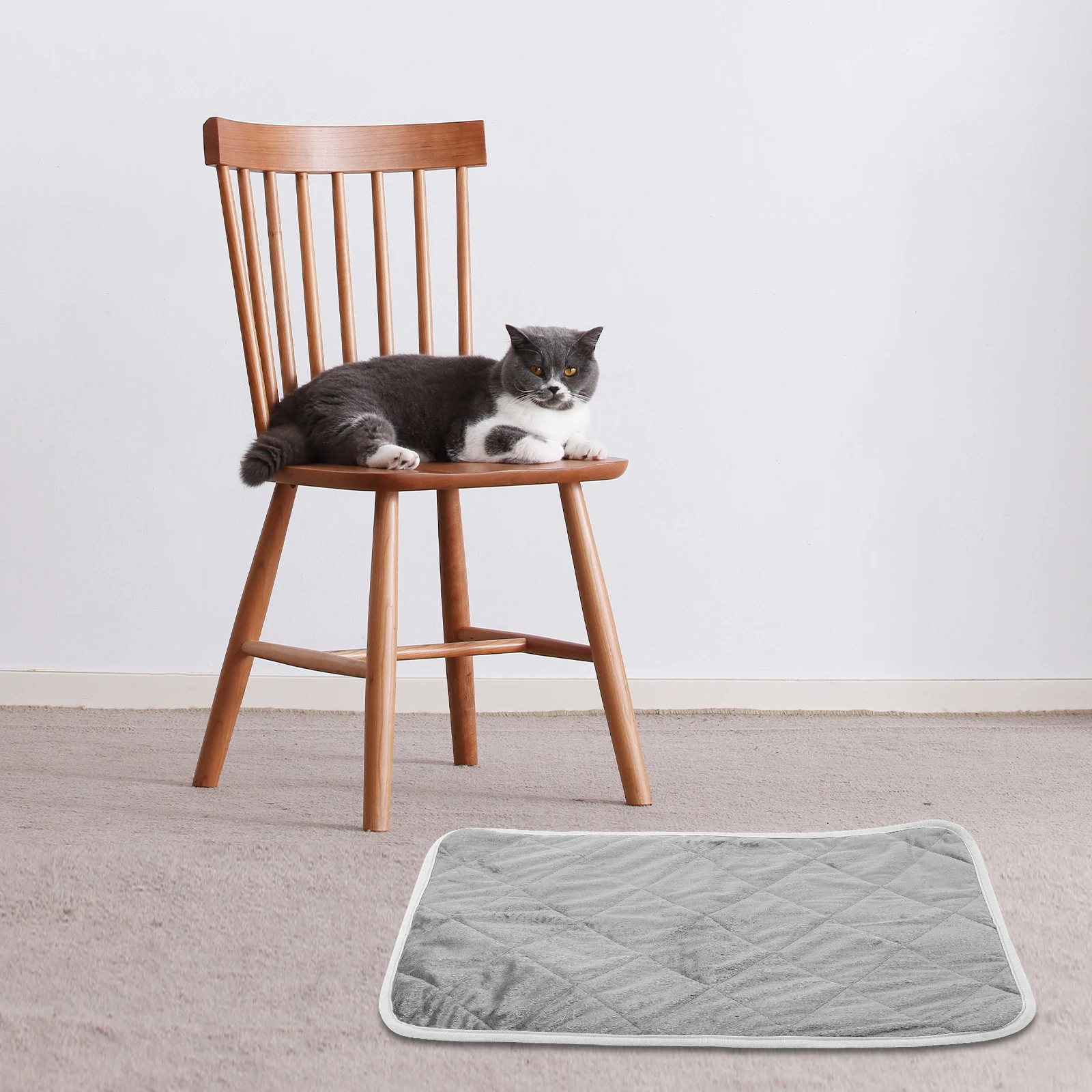 

Pet Heating Pad Self Heating Dog Mat No Electricity Warm Blanket For Cats Outdoor Heated Pet Bed Self Warming Pad Cold Weather