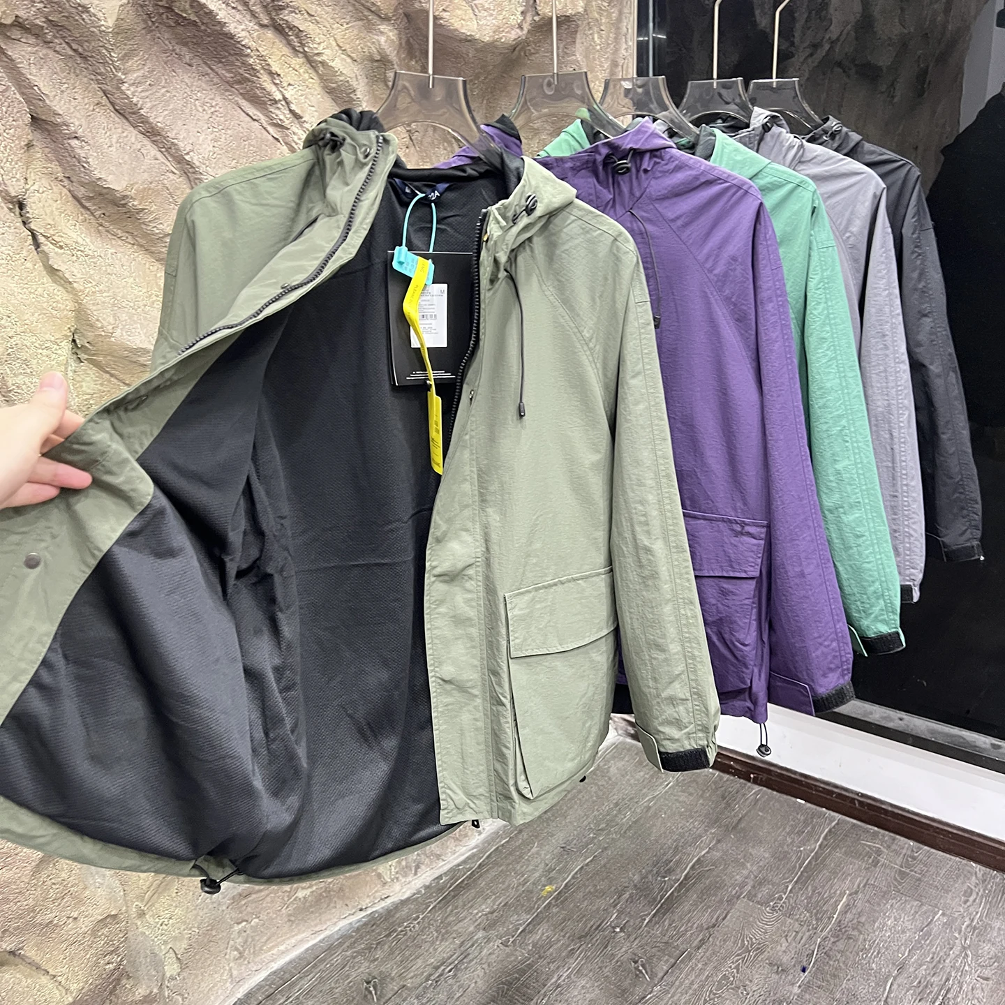 Outdoor Windproof Waterproof Hooded Jacket Unisex Standard Fit Nylon Fabric Autumn Season Travel Use Youth Fashion 3D Tailoring