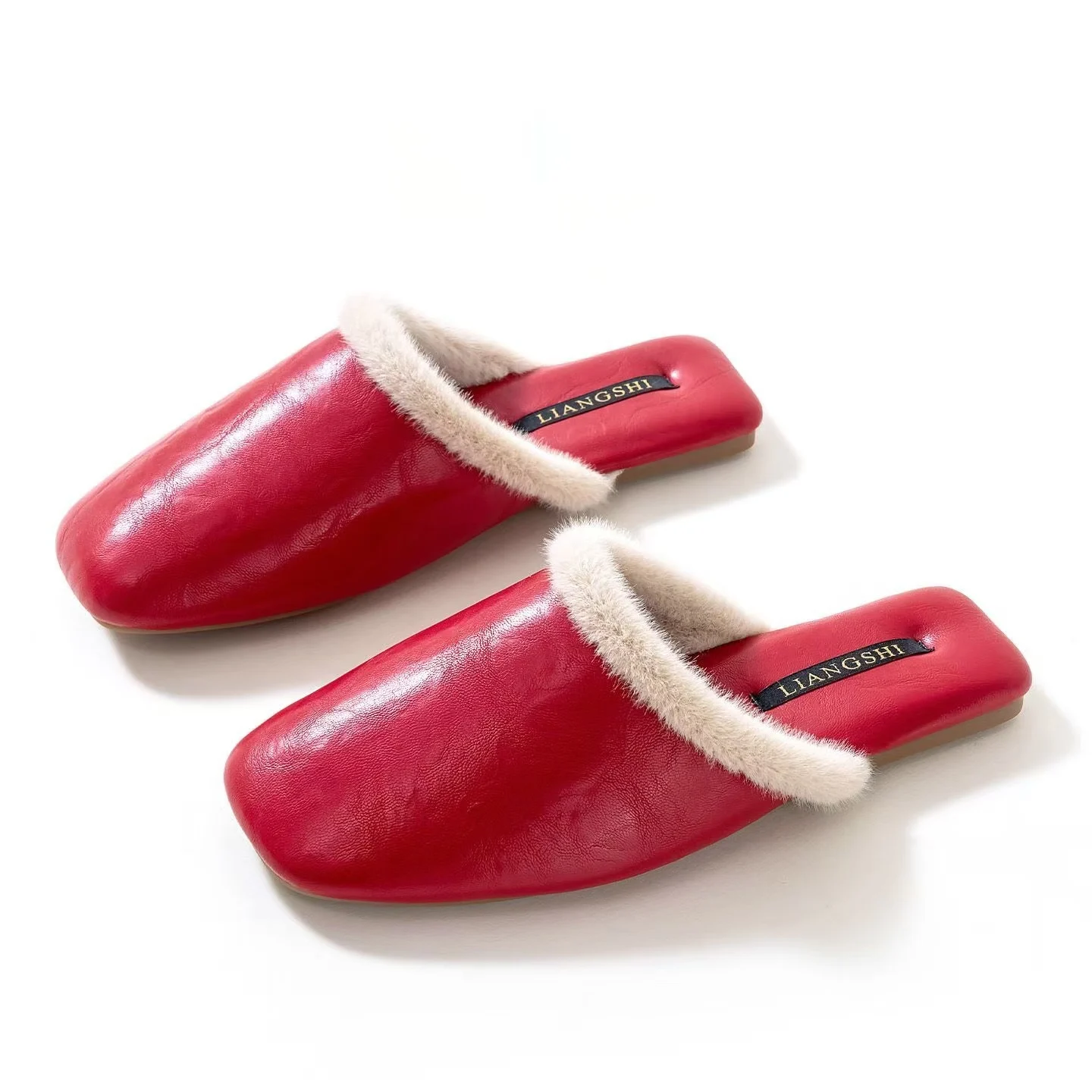 

Женские осенне-зимние новые кожаные тапочки Baotou на резиновой подошве, нескользящие водонепроницаемые теплые домашние тапочки, напольные бесшумные тапочки