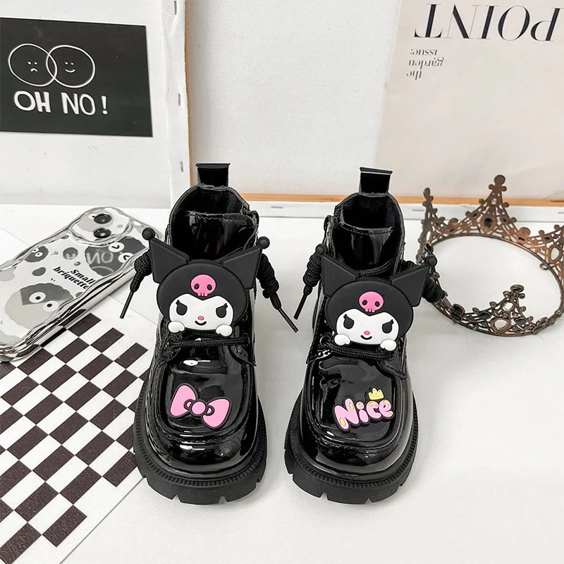 Kawaii Kuromi Pluszowe buty dziecięce Jesień Zima Grube Sanrio Cartoon Anime Martin Boot Antypoślizgowe buty outdoorowe Prezent dla dziewczynki