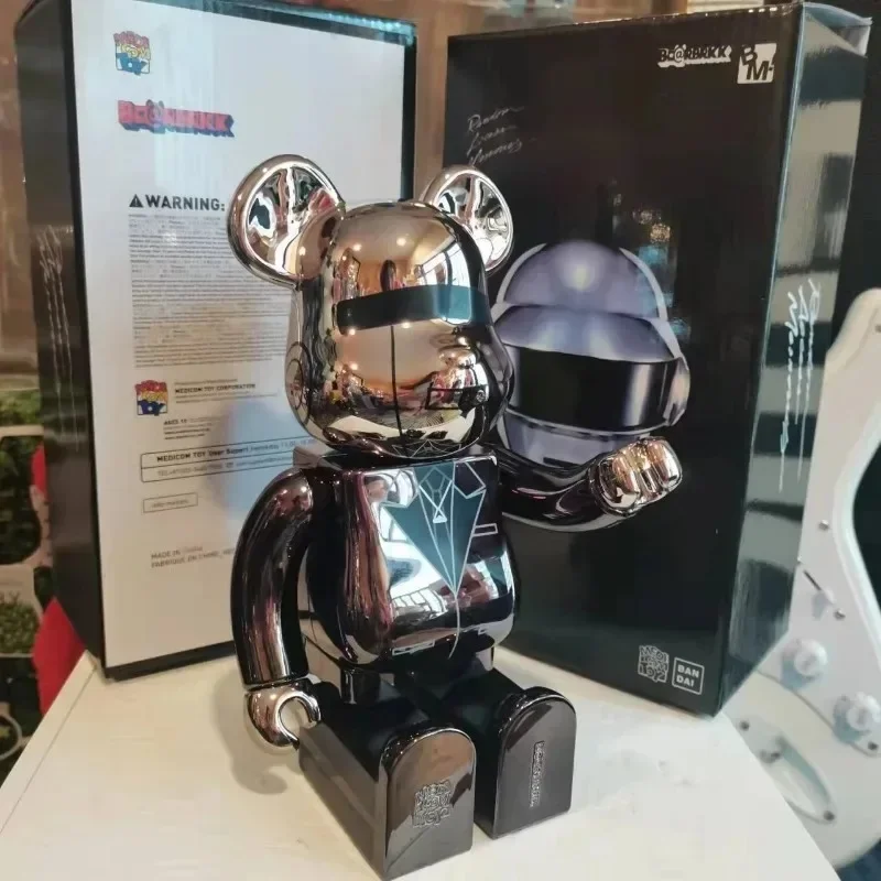 

Bearbrick 400% violent bear, building block, celebrity network, hat, first generation, punk brothers, Daft, punk trend doll.
