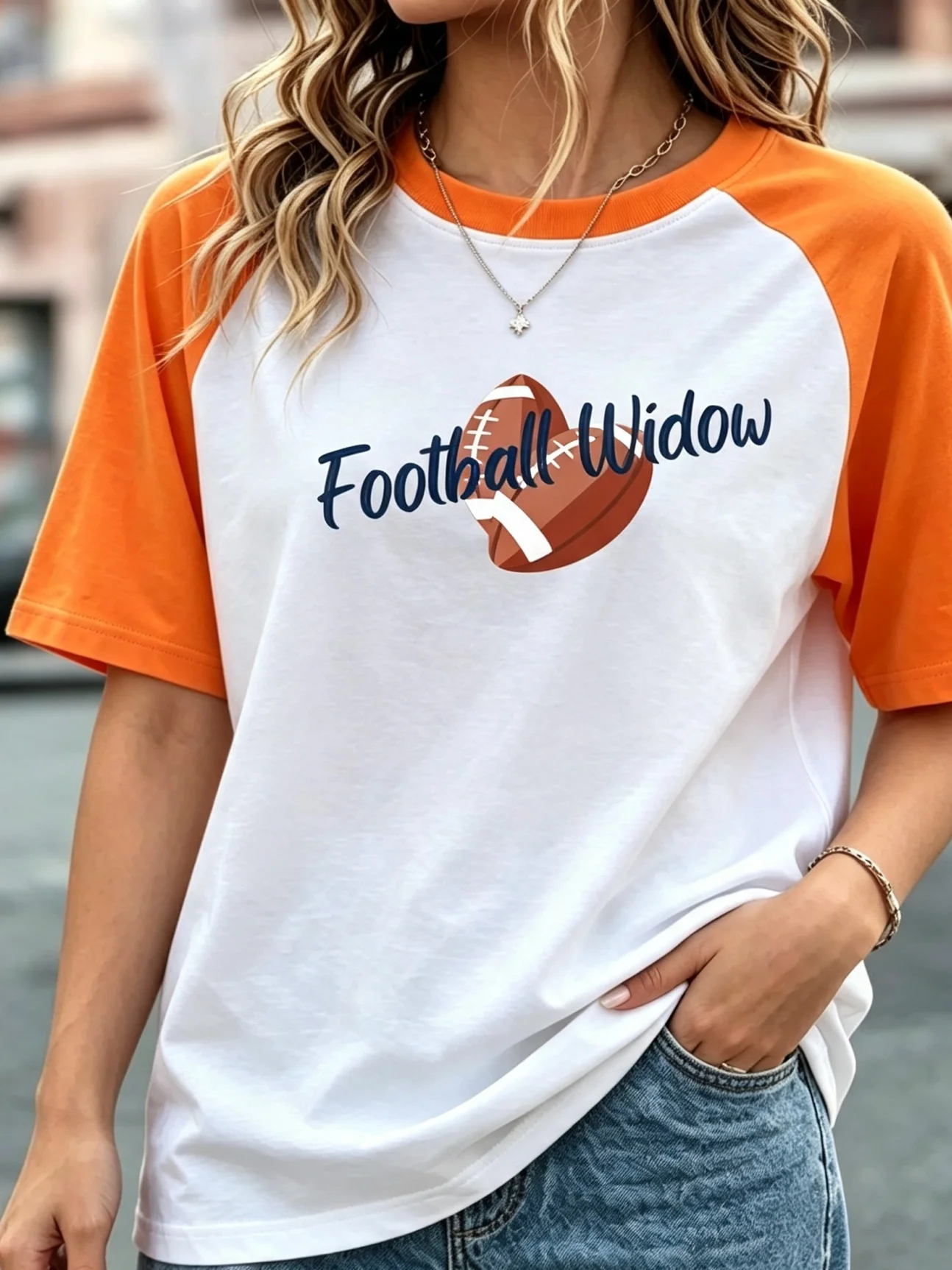 Football Widow Heart Football Graphic Raglan T Shirts, 4 Color Block Contrast Sleeve Game Day Casual Tees for Womenal Tee for Comfortable Wear