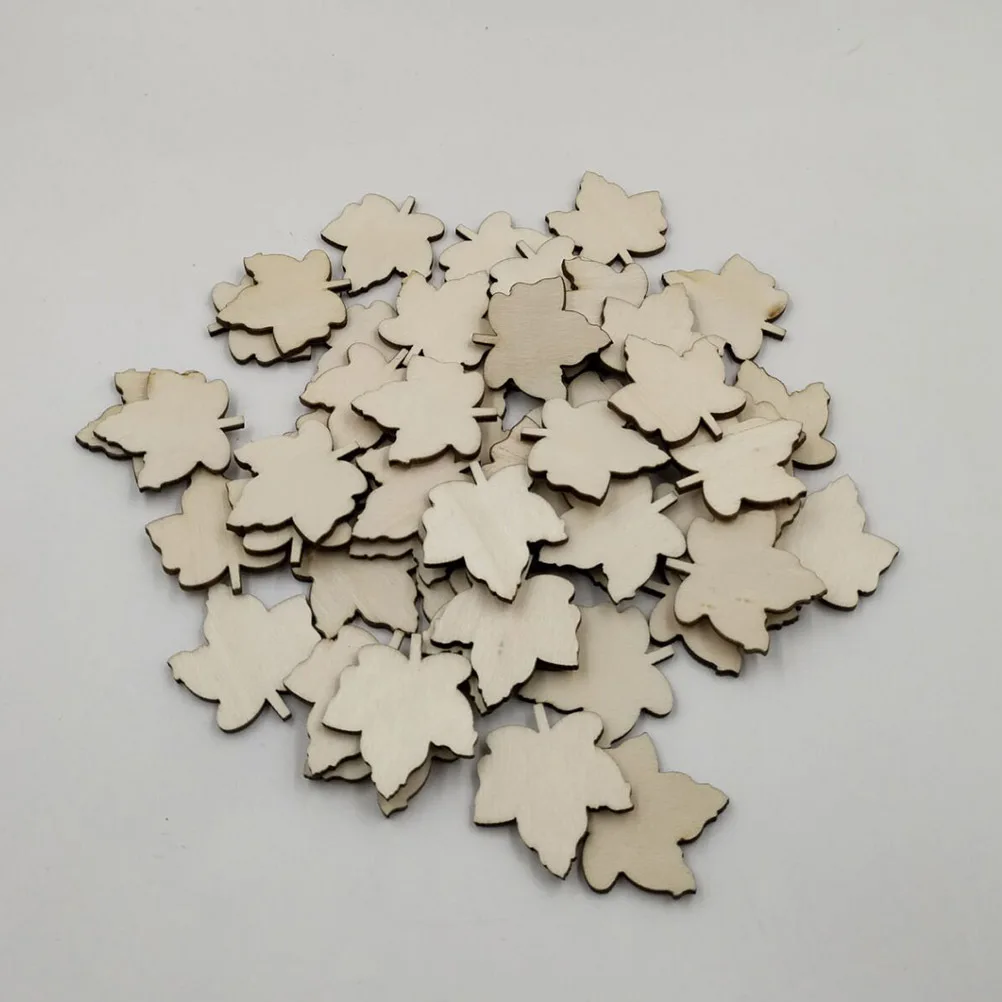 

50Pcs Wooden Maple Leaf Carvings Smooth Craft Decorations Handmade DIY Ornaments for Birthday Christmas Wedding