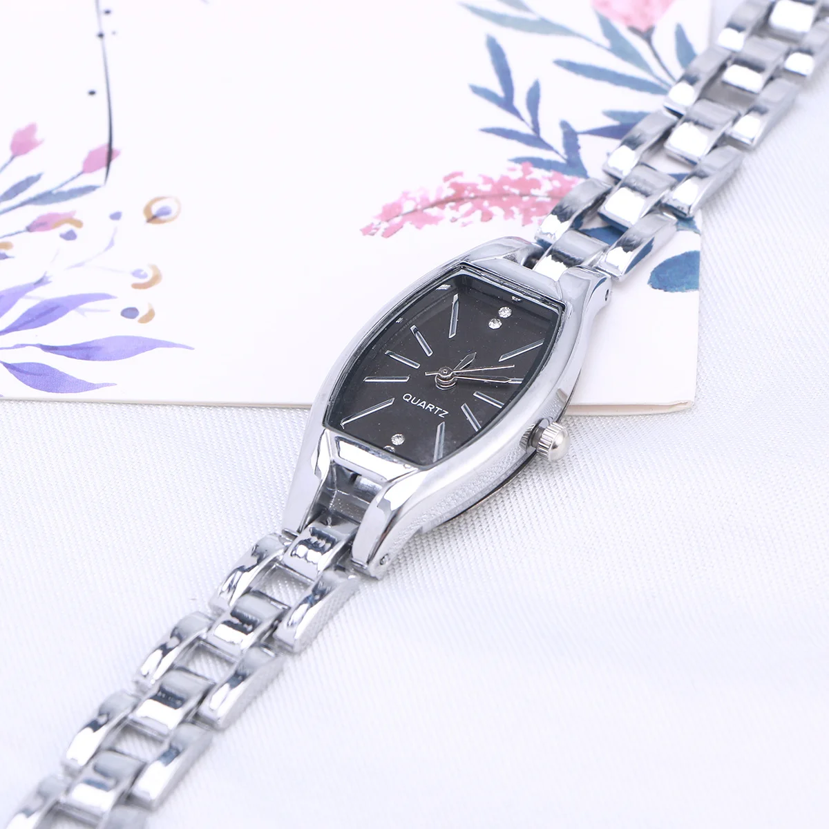 

Quartz Watch Silver Black-Faced Noble Simple Elegant Design Perfect Gift for Women Valentines Business Wristwatch