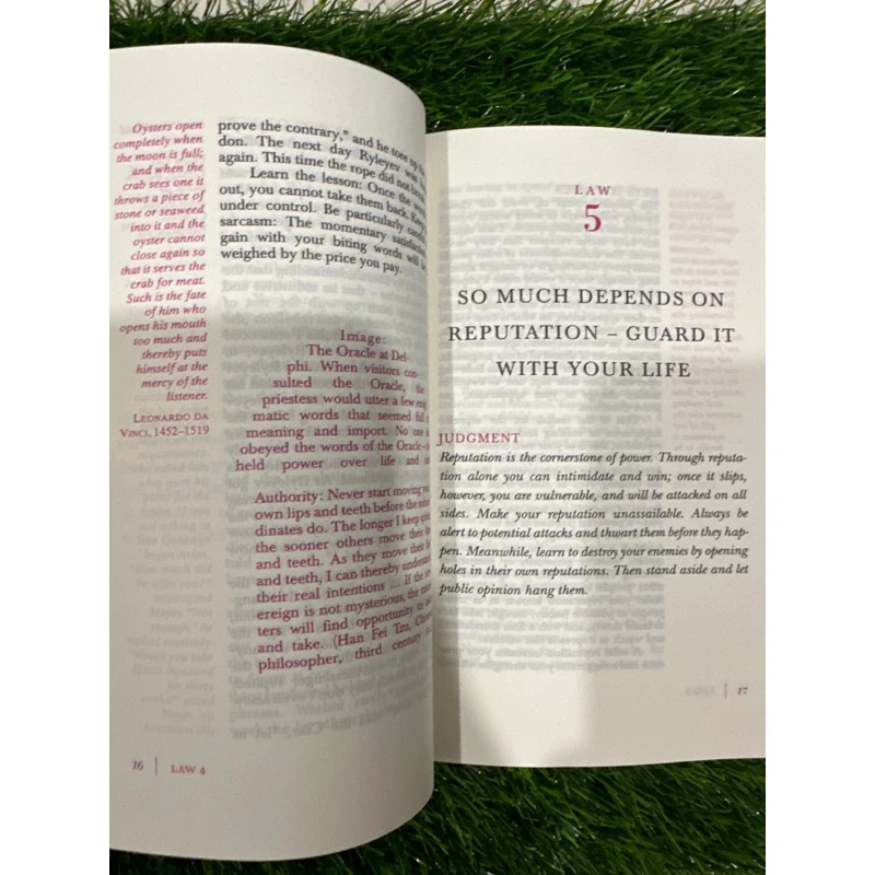 The Concise 48 Laws Of Power The Concise Version 48 Laws of Power от Robert Greene