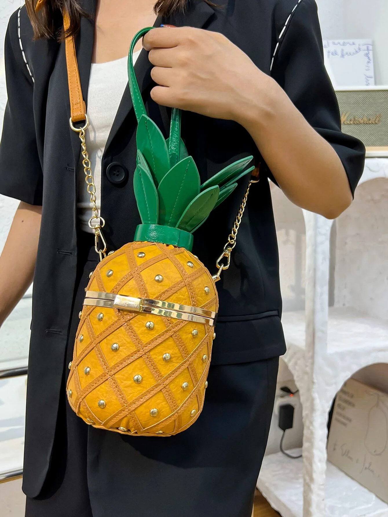 Pineapple-Shaped Crossbody Bag for Women PU Leather Rivets Chain Strap Shoulder Bag Tote Handbags