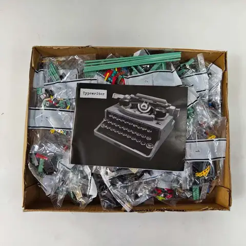 Classics 2079 PCS The Retro Typewriter  Building Blocks Compatible 21327  Marking Machine Keyboard Kids Writing Machine Gift Toy