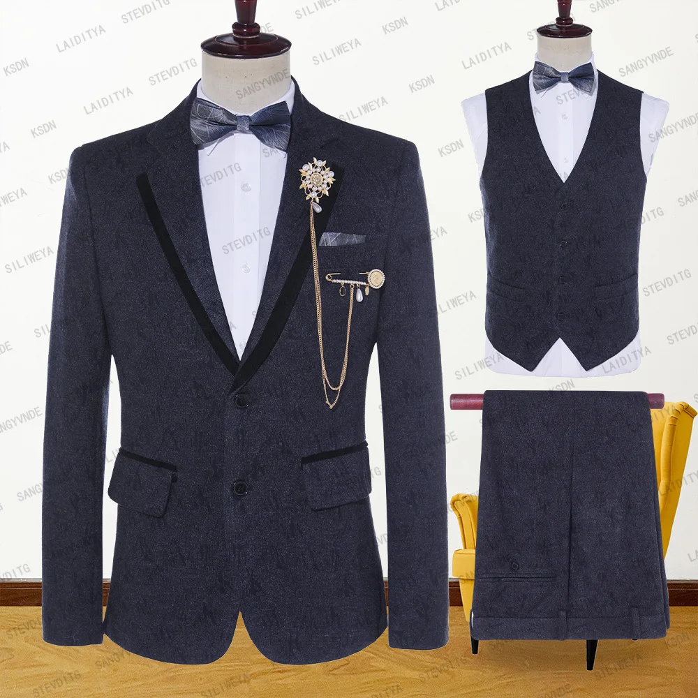 

( Jacket+Vest+Pants ) Fashion Mens Dark Grey Black Velvet Trimmed Letter Pattern Casual Business Suit 3 Pcs Set Wedding Dress