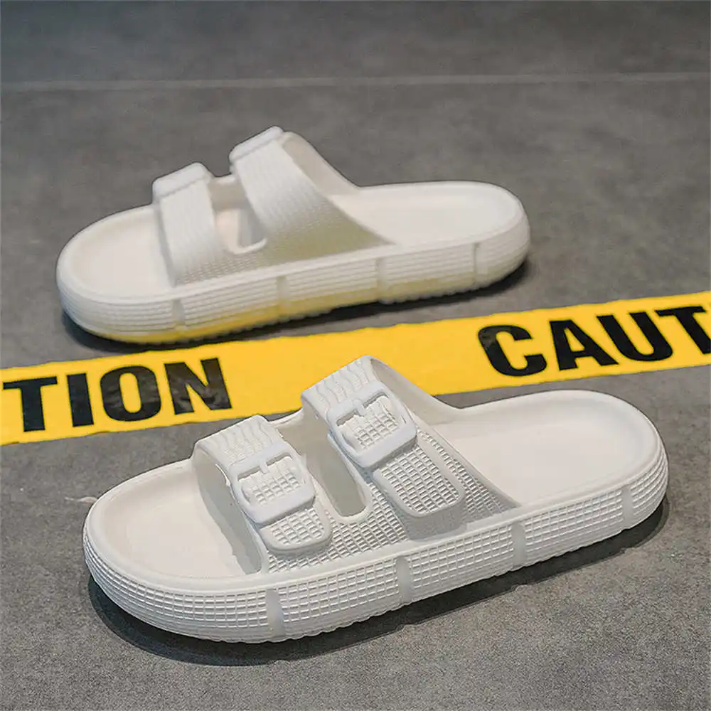 Sandalias de baño súper ligeras, zapatillas para hombre, chanclas, zapatos de playa, zapatos para hombre, zapatillas deportivas, Tennes 2025outdoor