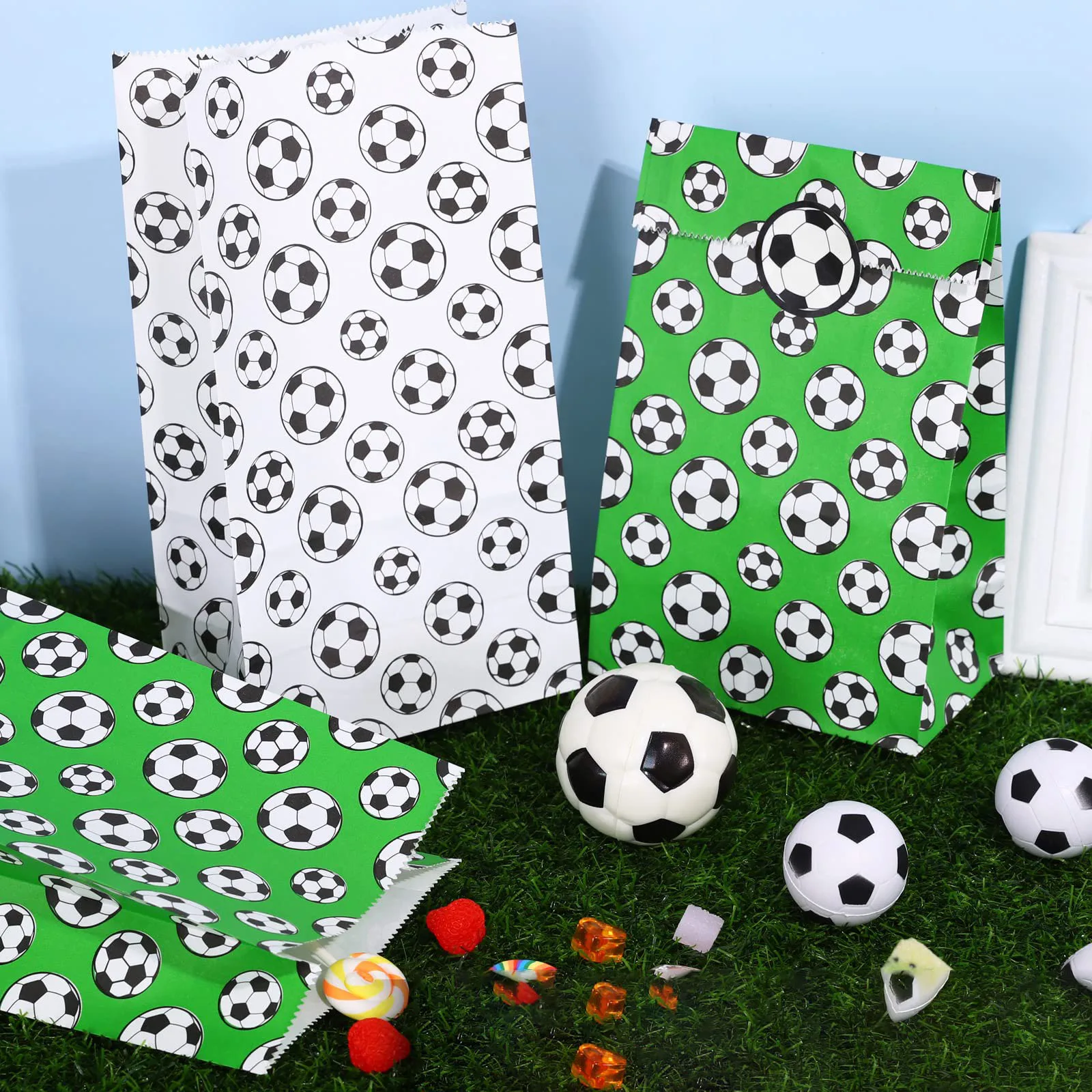 10pcs Soccer Party Favor Bags Football Goody Paper Bags For Athlete Kids Birthday Supplies Cookie Bags Sport Party Decorations