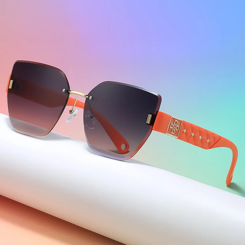 

Unisex Luxury Rimless Square Sunglasses Gradient Lens UV400 Protection Fashion Casual Travel Eyewear For Men Women vintage