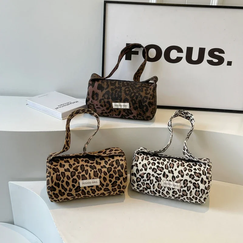 2024 High Quality Women\'s Bag Leopard Print Canvas Fashion Women\'s Shoulder Bag Versatile Casual Commuting Boston Handbag