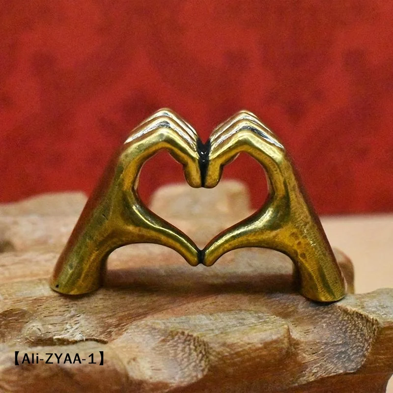 【A】Vintage Brass Heart-Shaped Hand Statue, Love Hand Sculpture Model Ornament Home Office Desktop Decor