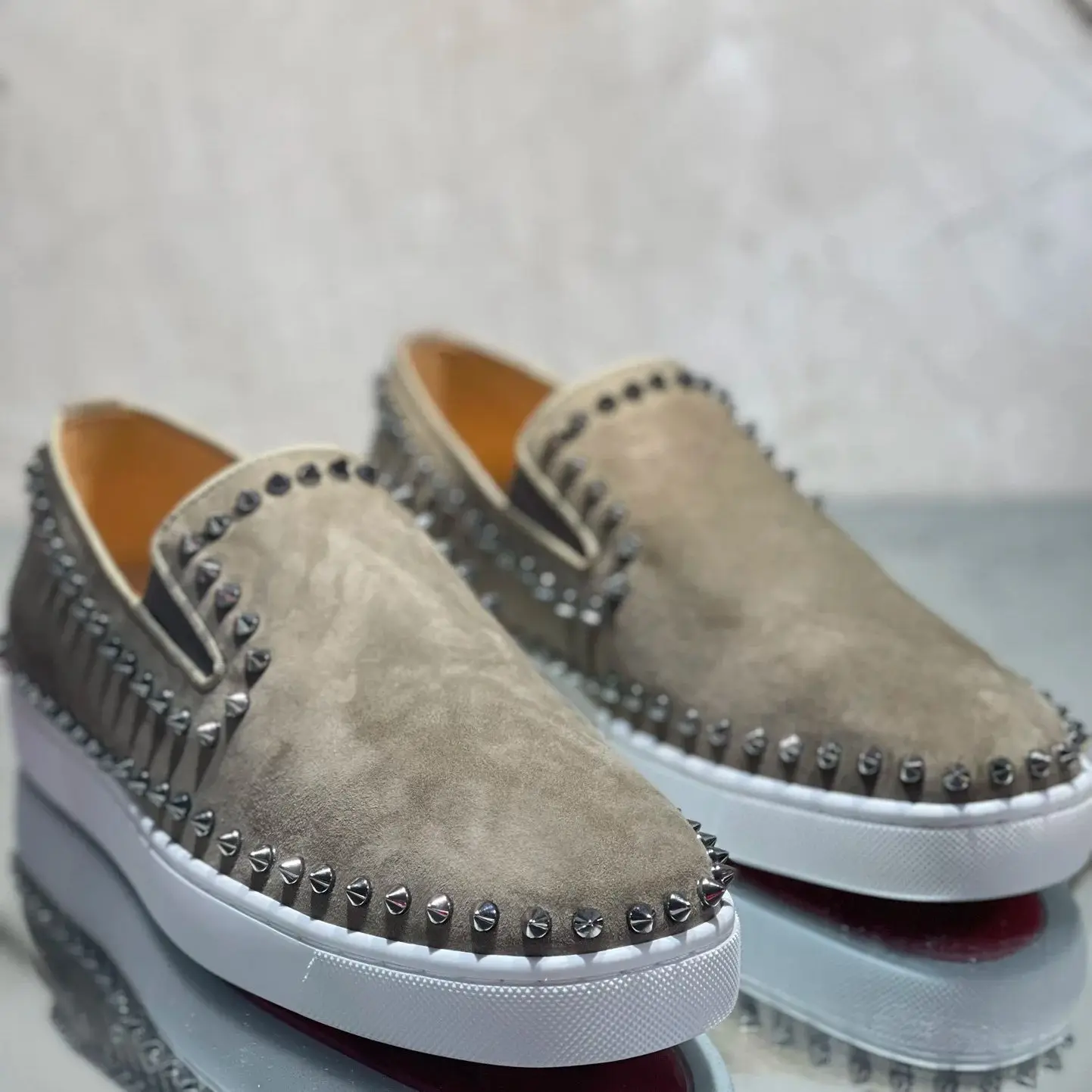 Luxury Men's Silver Rivets Low Top Green Suede Leather Slip On Red Bottom Sneakers Casual Boat Shoes Fashion Footwear Plus Size