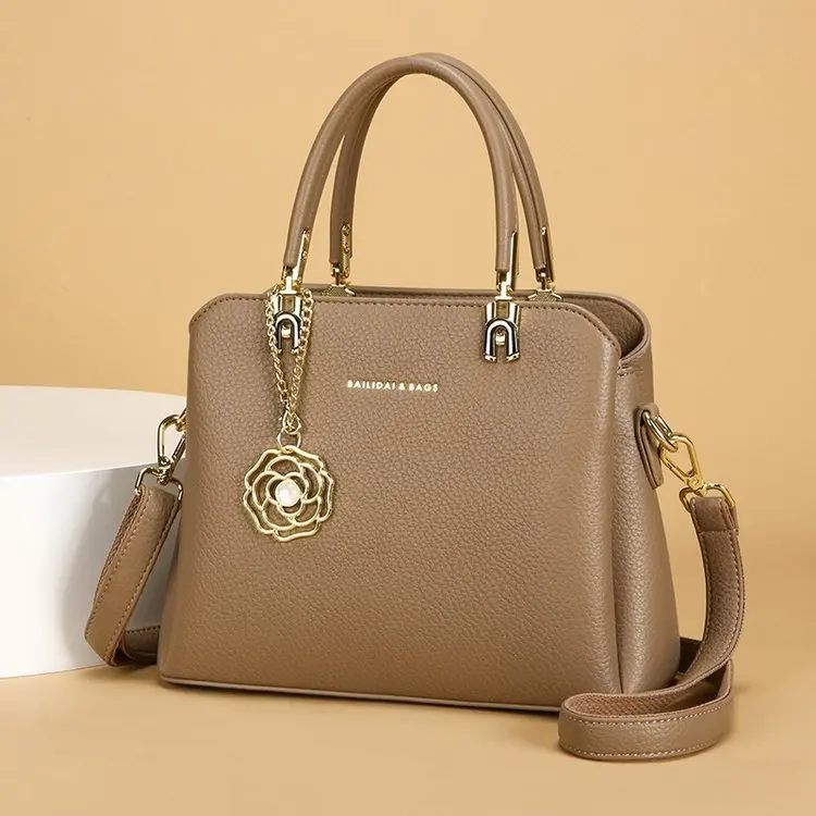 

Women's Chic Versatile Tote - Large Capacity, Wear-Resistant Shoulder/Crossbody Bag with Unique Design for Commute