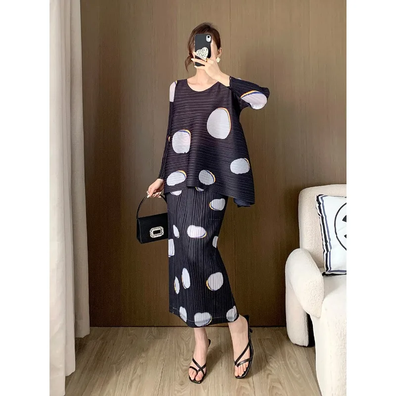 Miyake Pleated Loose Slim Long Sleeved T-shirt for Women Summer Big Wave Dot Print Fashion Side Split Half Skirt Set of Two