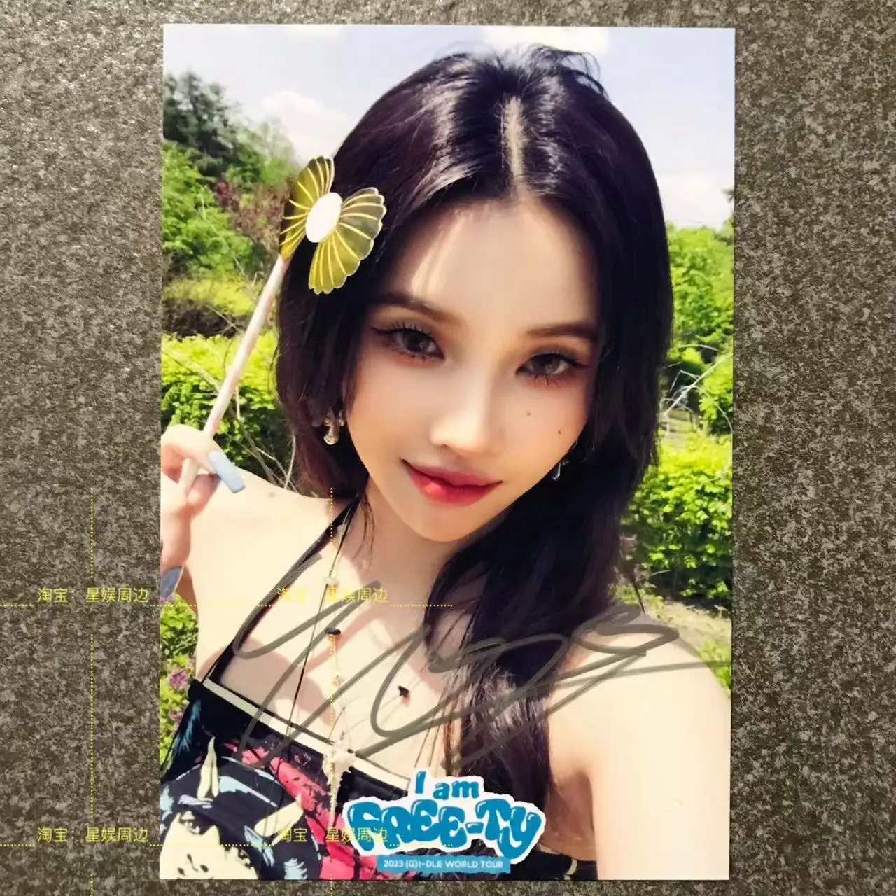 

Korean Star Kpop GIDLE Tian Xiao Juan Signature Photo 6Inch Not Printing Handwritten Collection Photo Picture