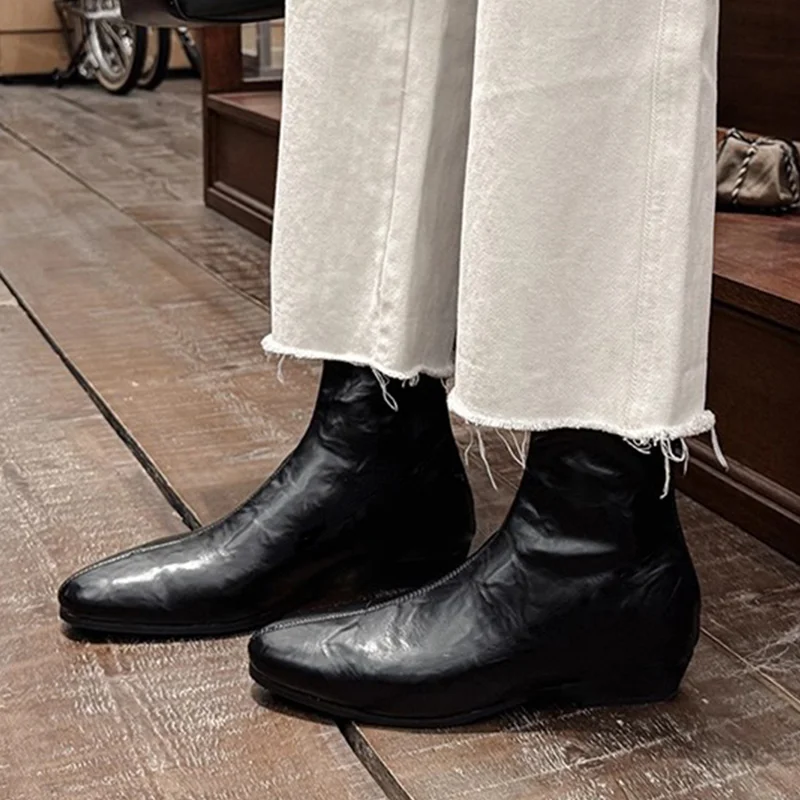 حذاء من الجلد للنساء الشقق موضة أحذية من الجلد 2025 شتاء جديد تشيلسي الأحذية المشي الاتجاه فستان أنيق أحذية فام مريحة