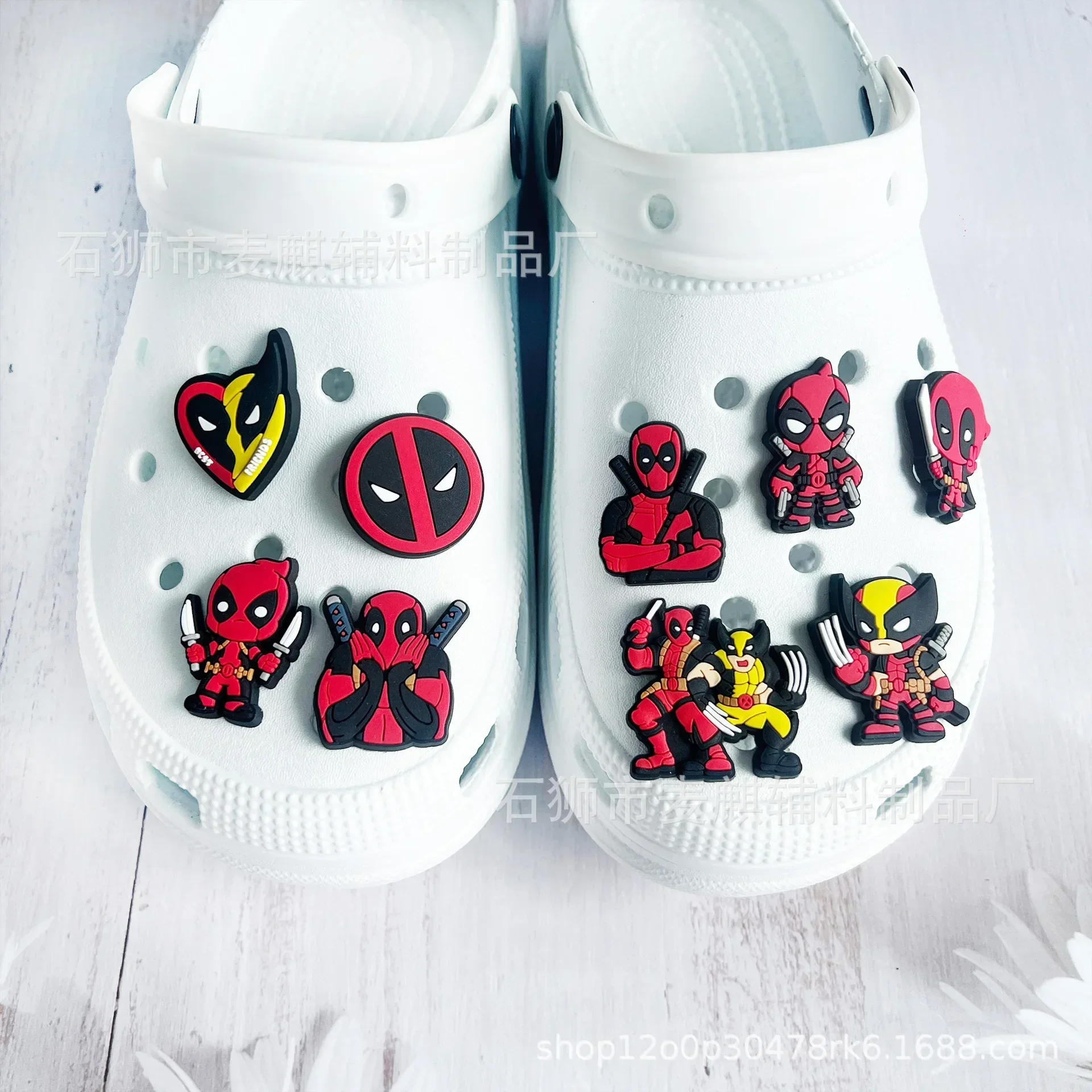 Deadpool Shoe Flower Set 2024 New Wolverine Shoe Buckle Deadpool Marvel Super Hero Cave Shoes Accessories Free Shipping