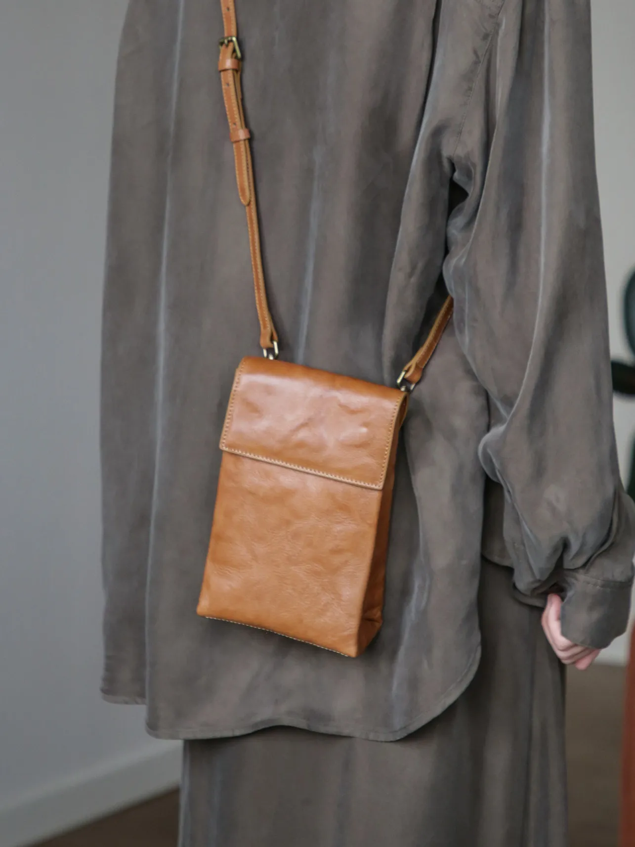 outdoor daily luxury high quality first layer cowhide ladies small shoulder crossbody bag simple genuine leather phone bag