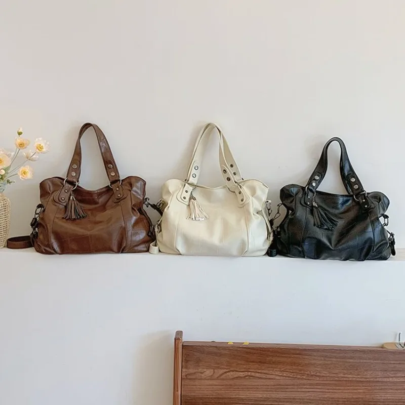 

Classic Parisian Leather Handbag For Women Luxury Designer Crossbody Large Capacity Diaper Bag Elegant Commuter Minimalist Chic