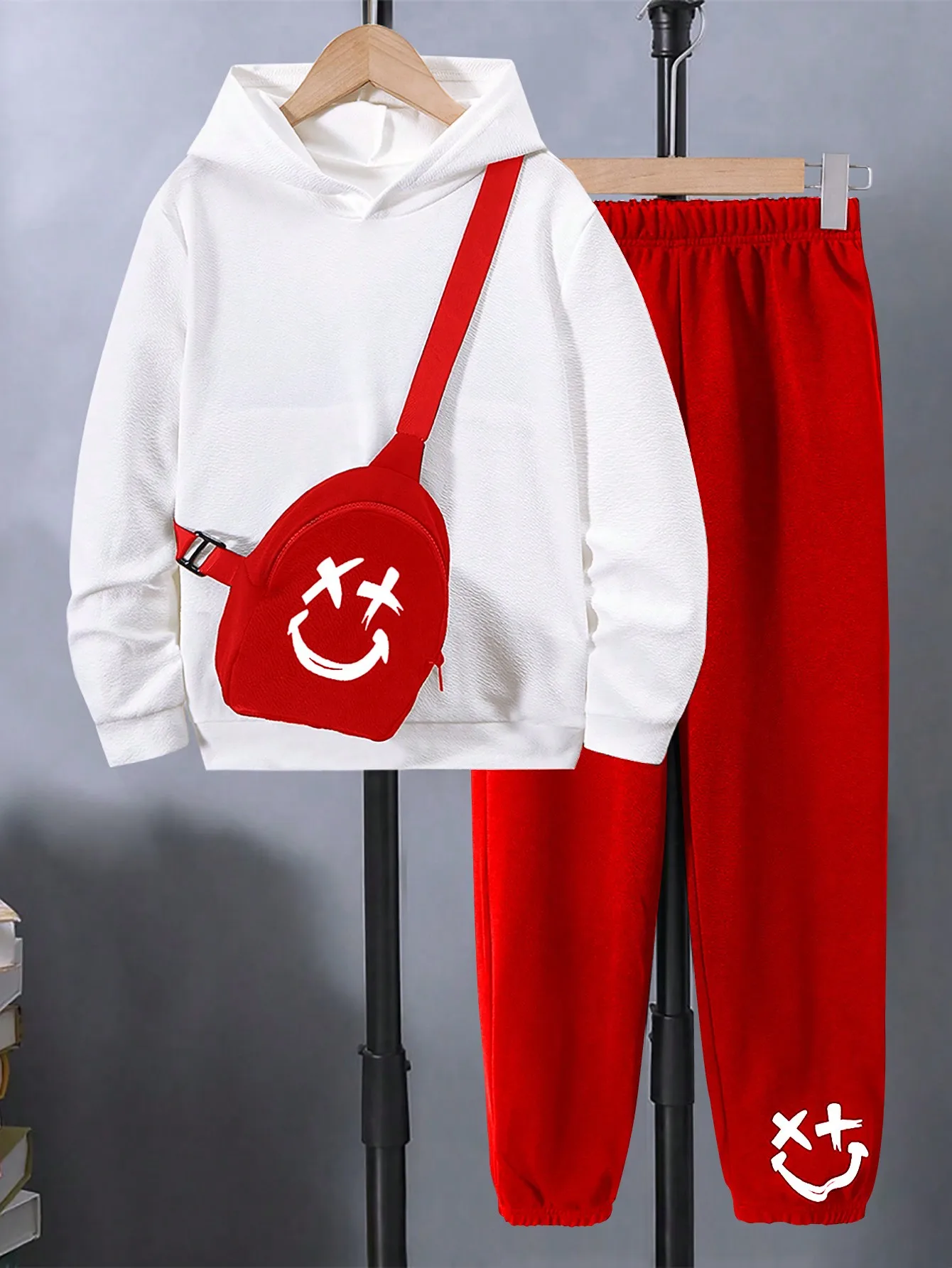 Fashionable Spring and Autumn Children's Boys Long sleeved Simple Red Two piece Set+Red Bag