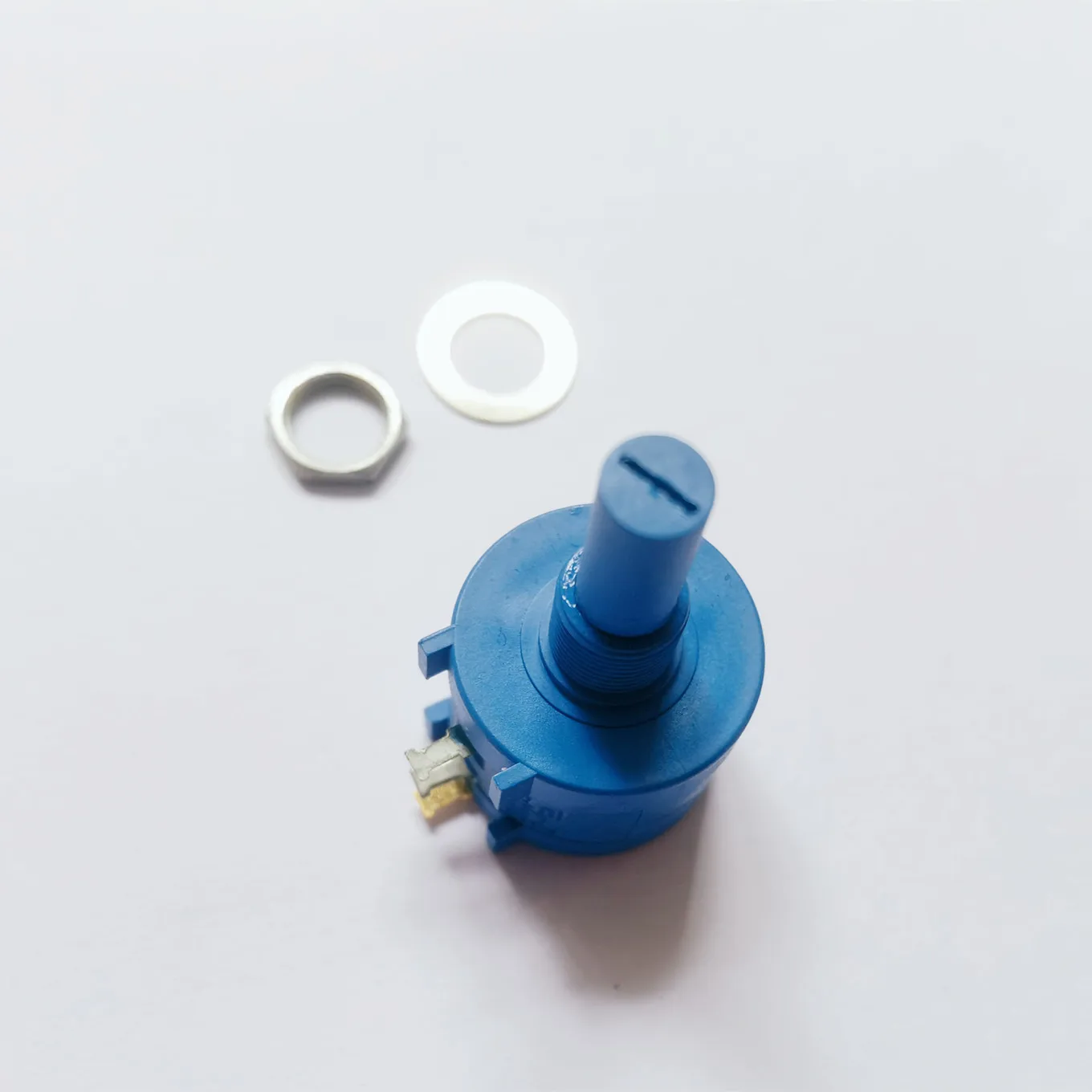Original new 100% WXD3590 20K 1K 500R 2K 10 turns multi coil wire wound potentiometer shaft diameter 6.35MM (SWITCH)